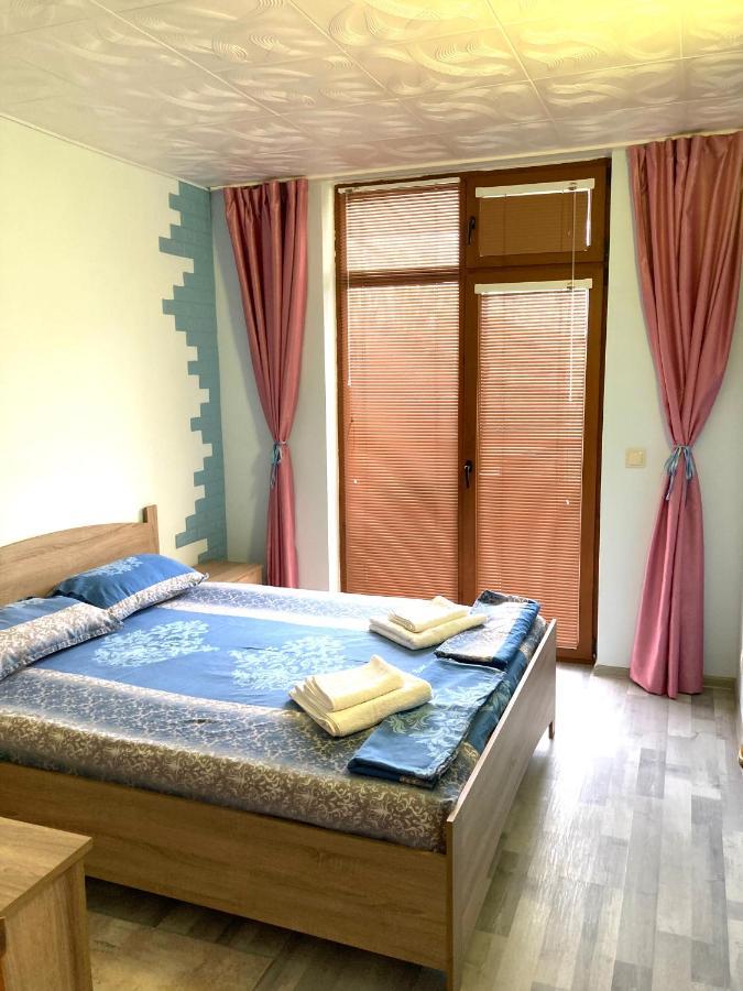 Апартаменти Блу Самър 1&2 Солнечный берег Экстерьер фото